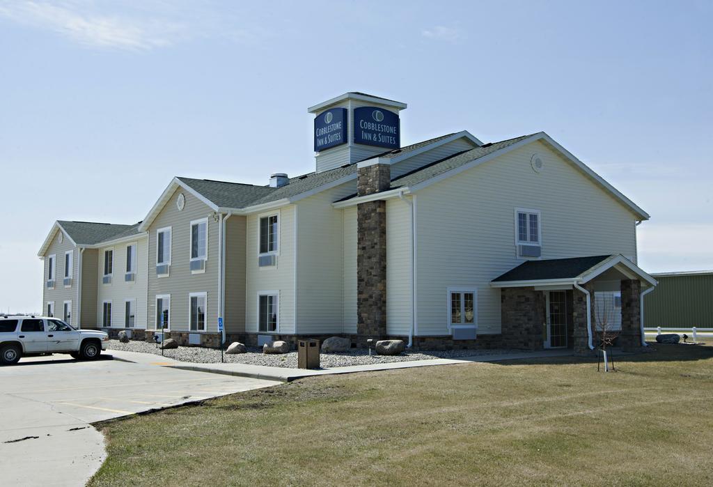 Cobblestone Inn & Suites - Langdon Exteriör bild
