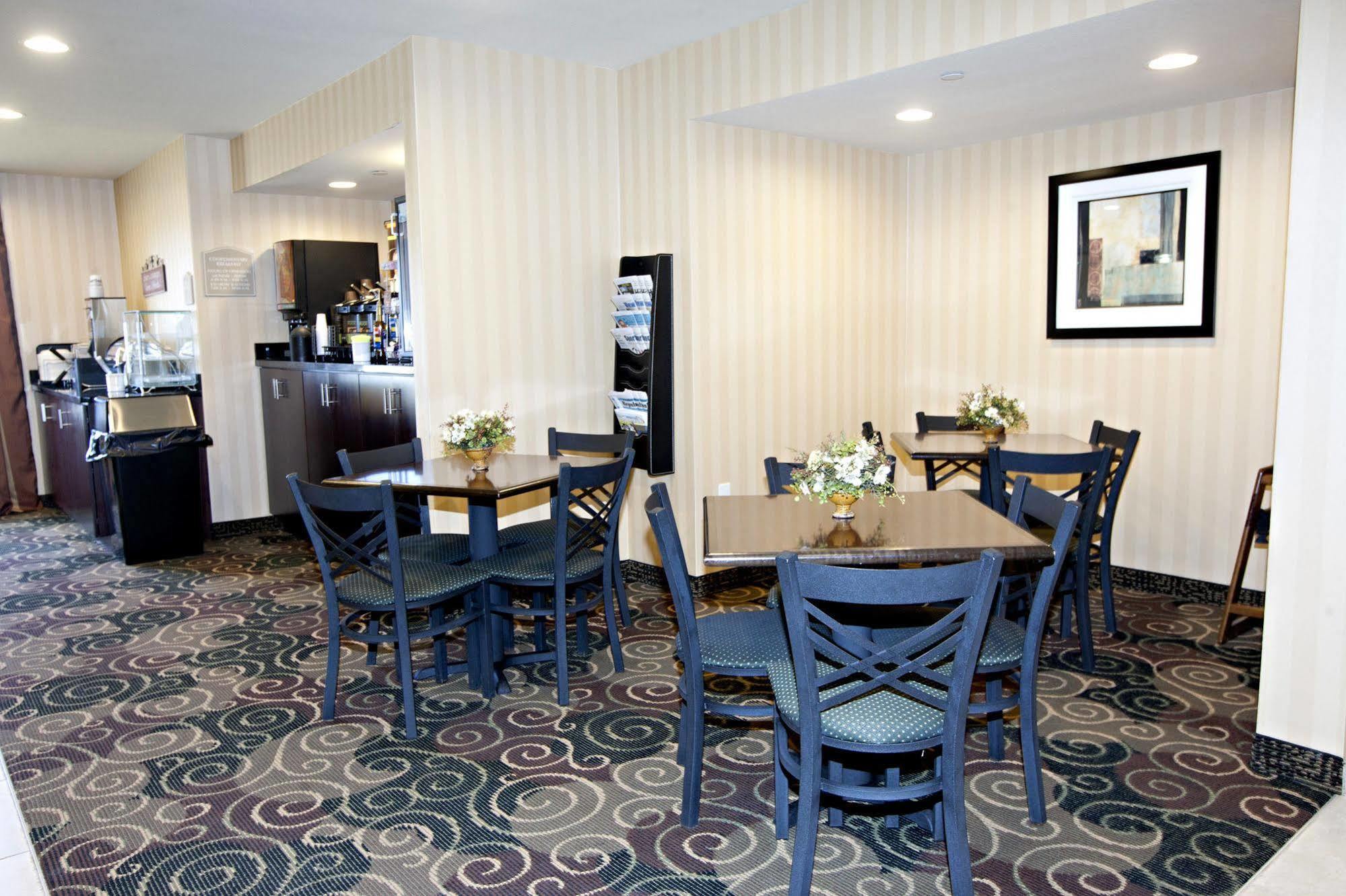 Cobblestone Inn & Suites - Langdon Exteriör bild