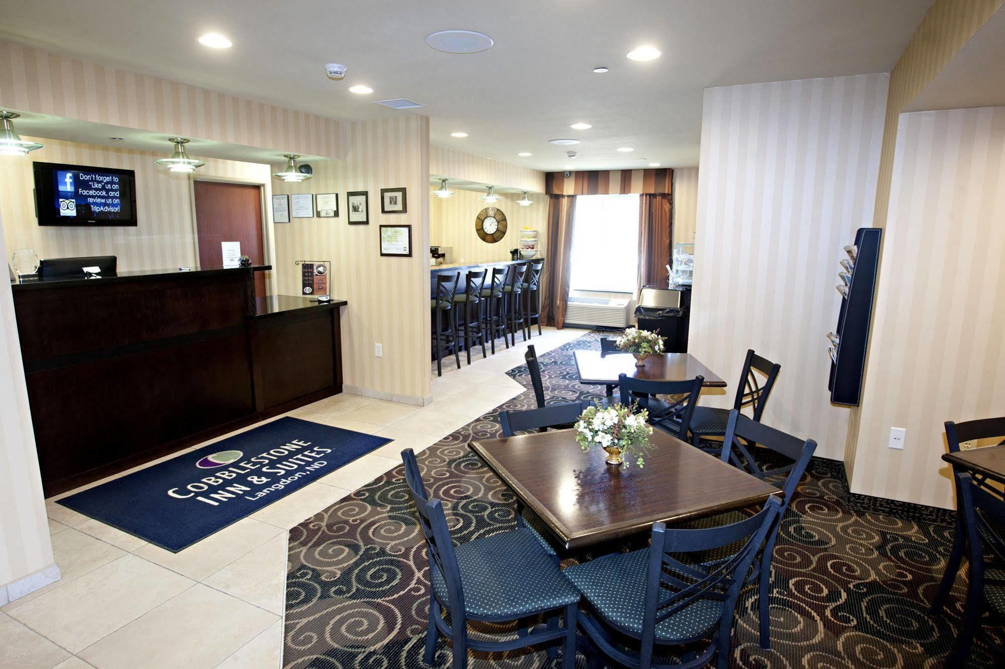 Cobblestone Inn & Suites - Langdon Exteriör bild